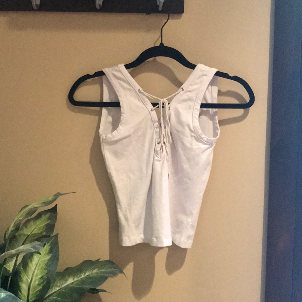 Fun little white tie up crop tank